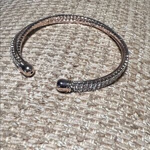 Elegant Rose Gold Twisted Women's Bracelet